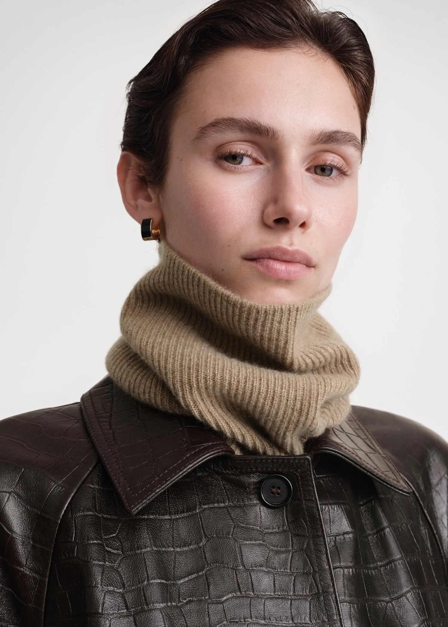 Cashmere neck warmer biscuit