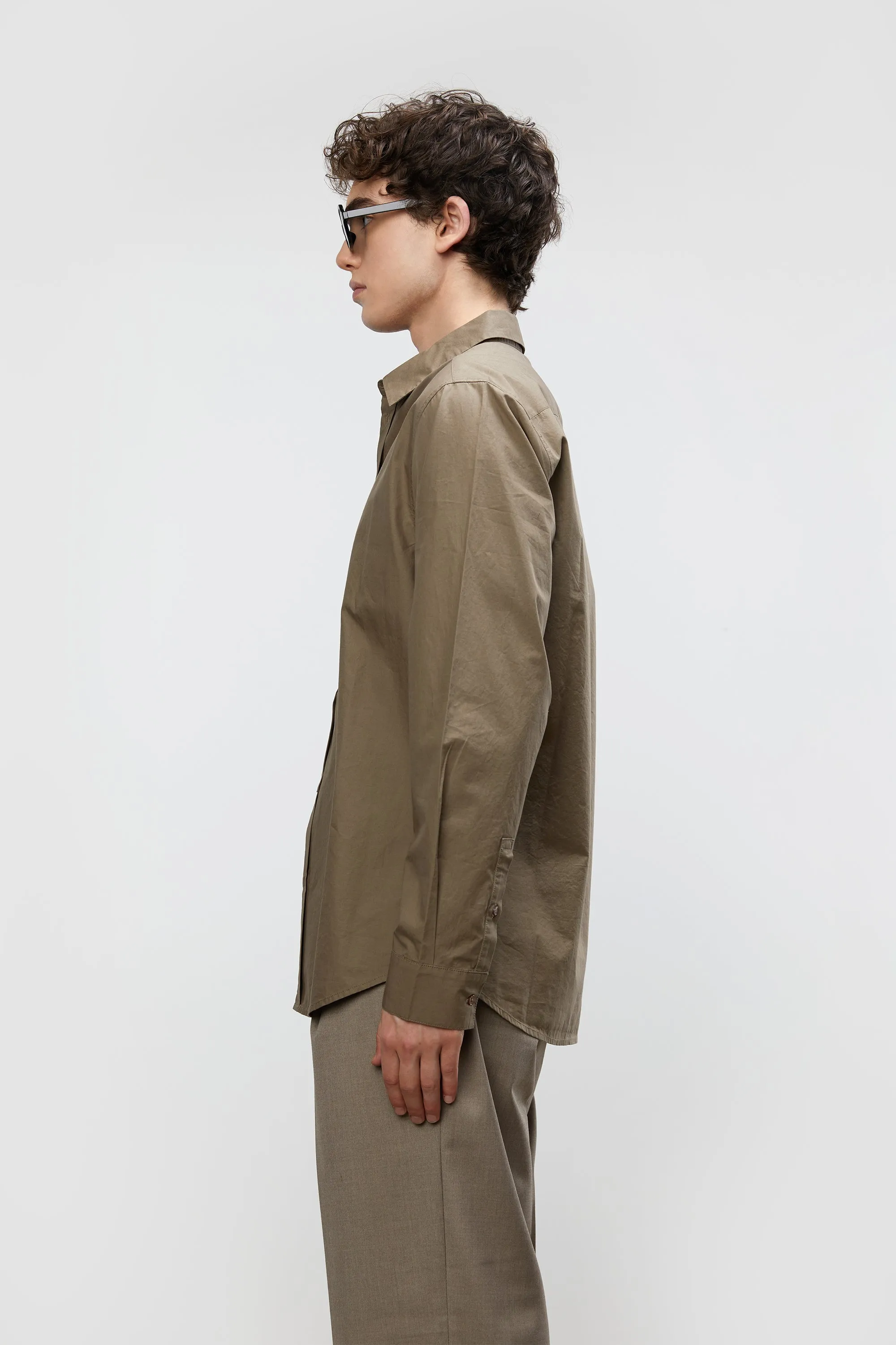 CLASSIC BUTTON-UP SHIRT