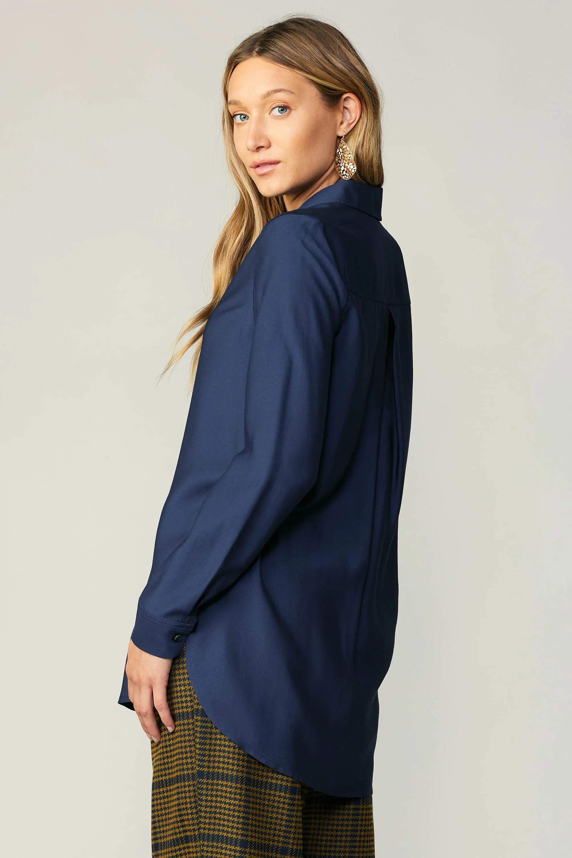LONG SLEEVE BUTTON FRONT SHIRT (NAVY)